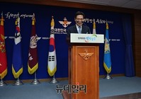 [포토] 질의에 답하는 김민석 대변인