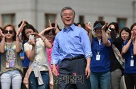 [포토] 보좌진 체육대회 참석한 문재인 대표