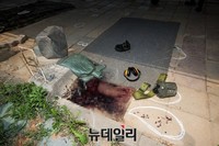 [포토] 총기난사 사고현장, 혈흔 낭자한 1사로