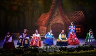 [포토] 김덕남-송시현 가족뮤지컬 '마법에걸린 일곱난쟁이'