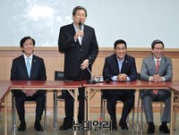 [포토] 인사말 하는 김무성 새누리당 대표