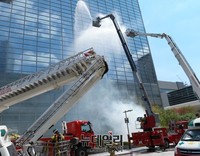 [포토] 충무훈련, 초고층빌딩 화재 훈련 실시