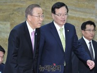 [포토] 의장실로 향하는 반기문 총장과 정의화 의장