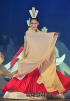 [포토] 창작춤극 '신시-태양의축제' 개막