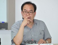 [포토] 토론회 참석한 조형곤 21세기 미래교육연합 대표