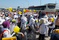 [포토] 위민크로스 대표단 맞이하는 참가자들