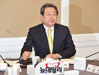 [포토] 모두발언 하는 김무성 대표