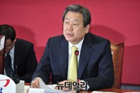 [포토] 발언하는 새누리당 김무성 대표
