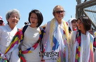 [영상] 위민크로스 경의선 육로로 넘어온날