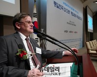 [포토] 통일경제 국제심포지엄,주제발표하는 '안드레이 란코브' 교수