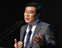 [포토] 발표자로 나선 이일형 한국대외경제정책연구원장