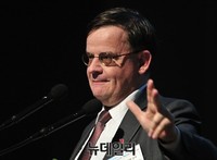 [포토] 발표하는 안드레이 란코브 국민대 동양학부 교수