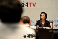 [포토] 통일경제 국제심포지엄 참석한 이인영 교수