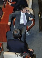 [포토] 본회의 종료 5분전, 야당 기다리는 여당 대표와 원내대표