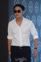 [포토] 하정우 '짧고 강렬한 포토월'