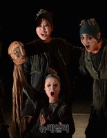 [포토] 햄릿을 위한 진혼굿, 연극 '노래하듯이 햄릿'