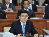 [포토] 질문에 답하는 황교안 총리후보자