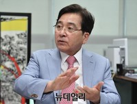 [포토] 뉴데일리와 인터뷰 갖는 심재철 의원