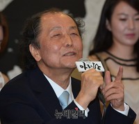 [포토] 뮤지컬 아리랑, 발언하는 조정래