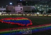 [포토] 퀴어축제개막, 서울광장에 놓인 무지개풍선