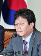 [포토] 모두발언 하는 유승민 원내대표