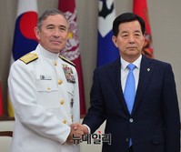 [포토] 악수나누는 '한민구 장관-해리 해리스 사령관'
