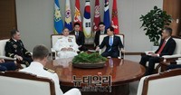 [포토] 해리 해리스 美태평양사령관 접견하는 한민구 장관