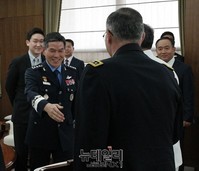 [포토] 美군 수뇌부 접견하는 정경두 본부장