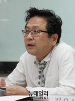 [포토] 우남이승만 제자리를 찾아서 토론회, 사회맡은 현진권 원장