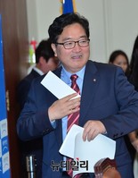 [포토] 당권재민 혁신위원회, 입장하는 우원식 위원