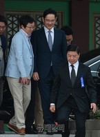 [포토] 중국 장더장과 회동 마친 이재용 부회장