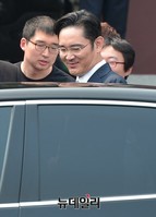 [포토] 中 장더장 회동 마친 이재용 부회장