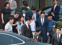 [포토] 기자 질문 받는 이재용 부회장