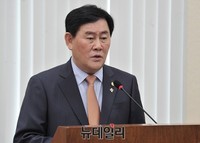 [포토] 업무보고 하는 최경환 경제부총리