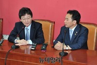 [포토] 대화 나누는 유승민-정진후