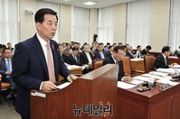 [포토] 현안보고 하는 한민구 국방장관