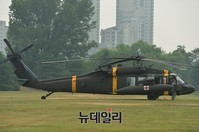 [포토] 전상자 대기중인 미군 의료전용헬기