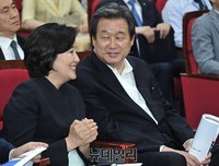 [포토] 대화 나누는 김무성-박영선