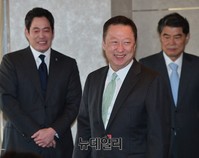 [포토] 긴급간담회 가진 박용만 대한상의 회장