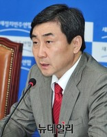 [포토] 모두발언 하는 이종걸 원내대표