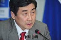 [포토] 최고위원회의에서 발언 하는 이종걸 원내대표