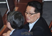 [포토] 대화 나누는 박지원-안철수