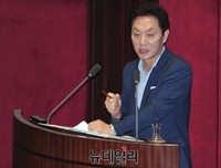 [포토] 발언하는 새누리당 정두언 의원