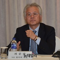 [포토] 기자간담회 참석한 최종삼 협의회 회장