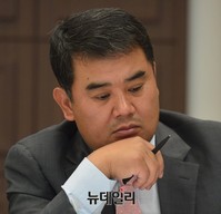 [포토] 간담회 참석한 김정수 사무총장