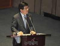 [포토] 질문에 답하는 황교안 총리