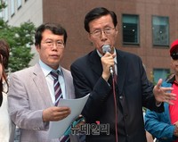 [포토] 북한인권법 제정촉구하는 김태훈 변호사-정베드로 목사