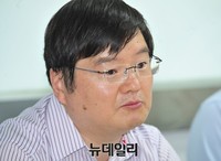 [포토] 발제하는 월간조선 배진영 차장