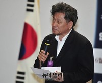 [포토] 국회 영화 연평해전 상영회 참석한 김학순 감독