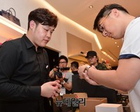 [포토] 애플워치를 내 손목에